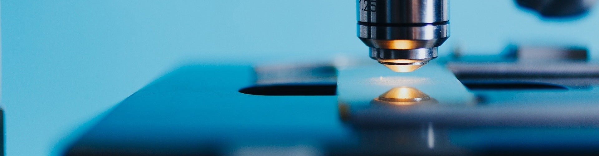 Photo of a microscope by Konstantin Kolosov/Pixabay