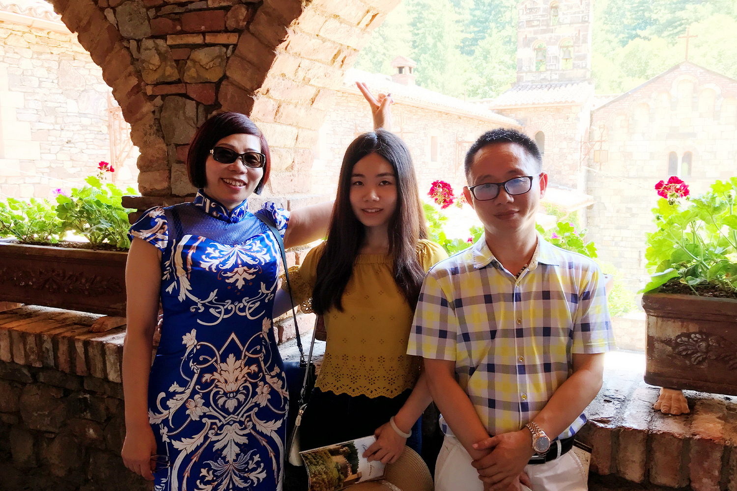 Yao Li and her parents