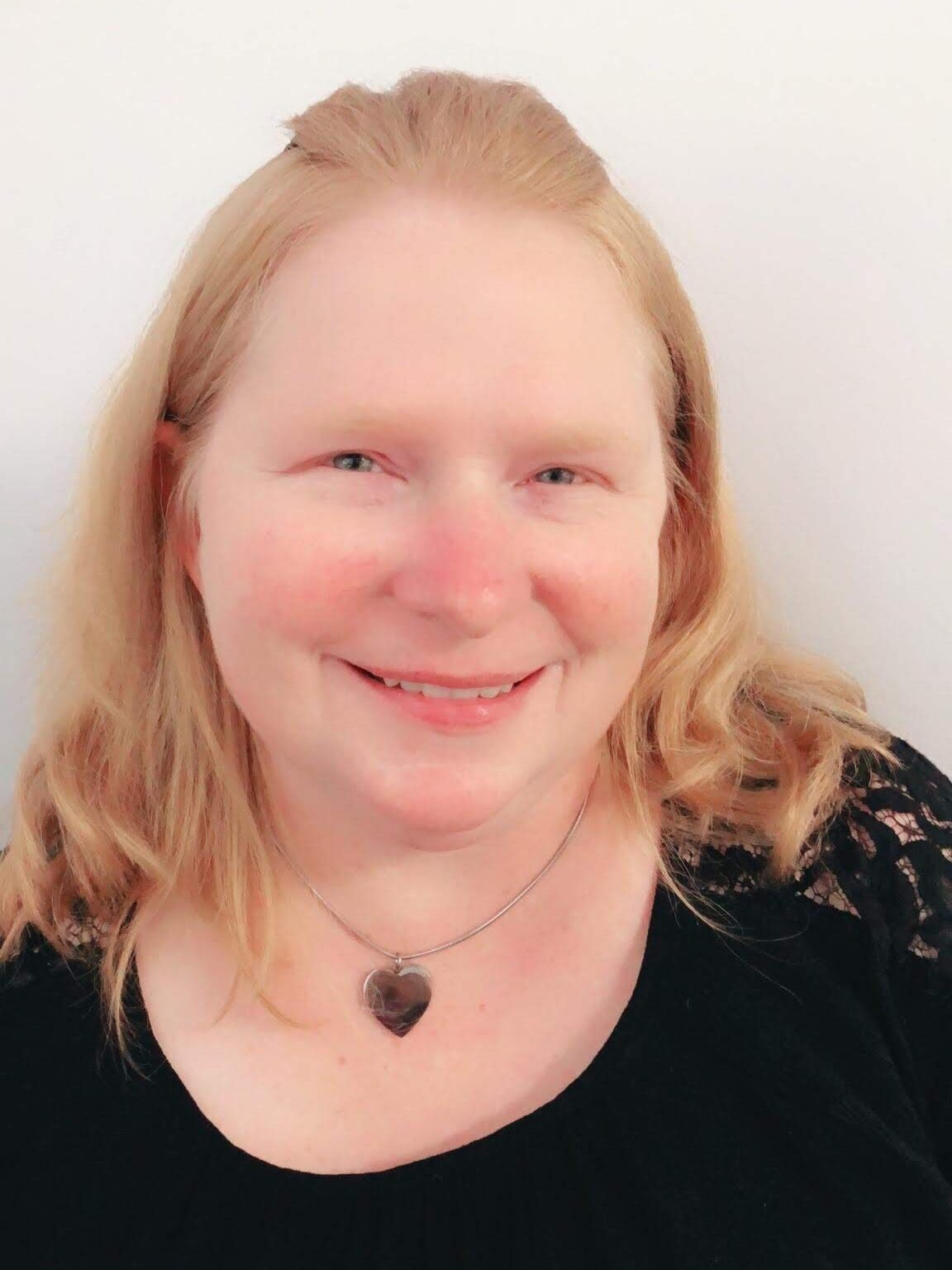 Laura Munn head shot