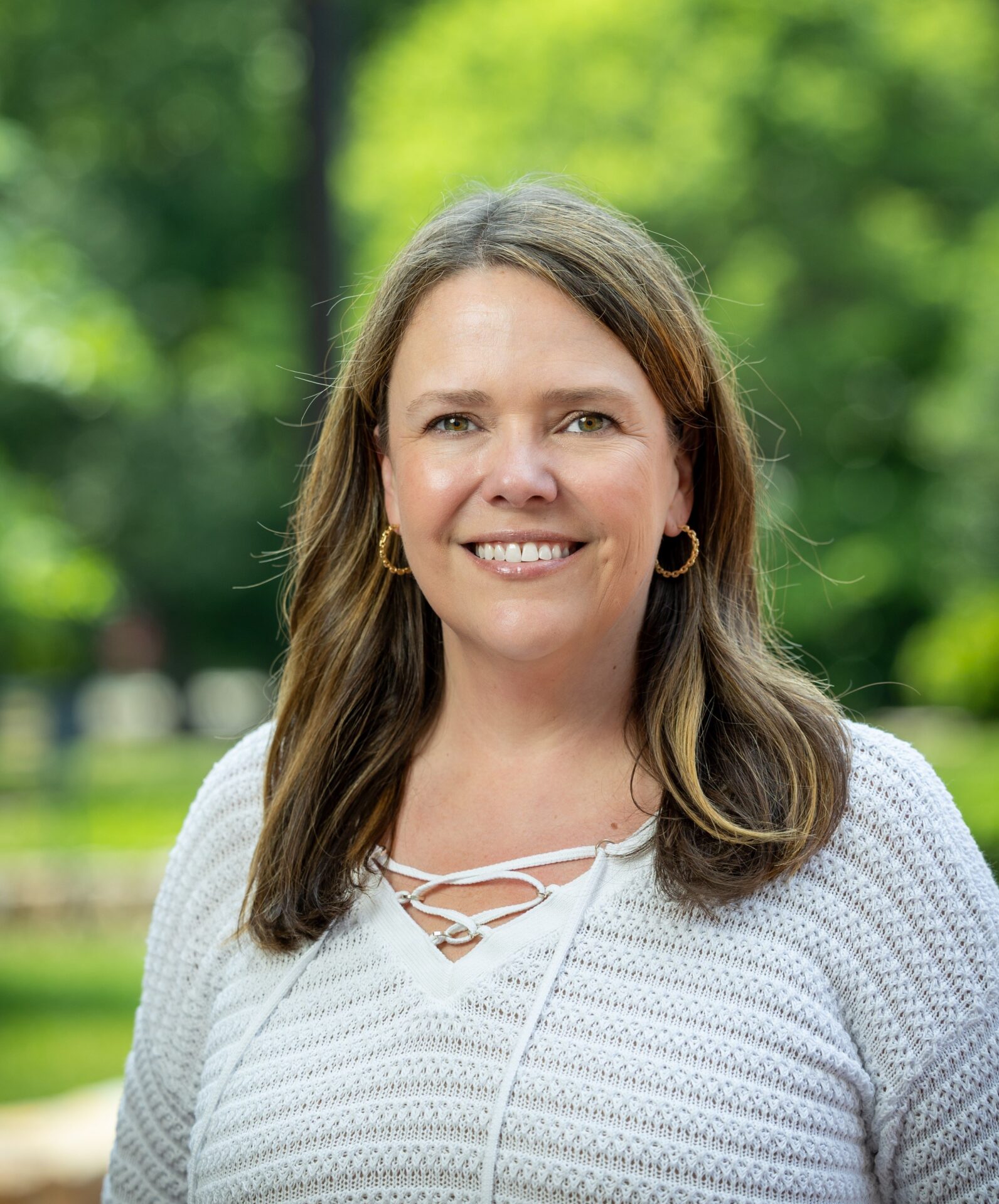 Headshot of Laura Viera